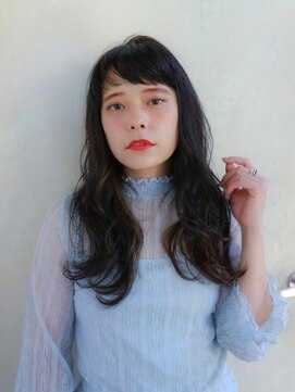 ルティア(Lutia) ゆるふわロング 厚めバング★★