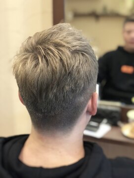 ヴィサージュロカ(VISAGE Loca) アッシュグレーなカラーのショート