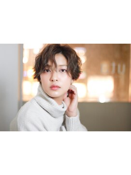 ウタ 【ｕｔａ　浮田】　マニッシュショート×ネイビーカラー