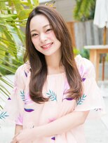 ルティア 池袋(Lutia) センターパートの柔らかフェミニンロング