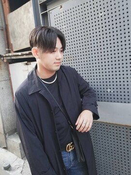 ディスイズバーバー(THIS IS BARBER) センターパート　ツーブロックマッシュ　10代20代　【札幌】