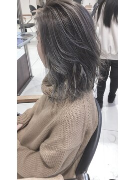 リリ(RiRi) ハイライトボブ