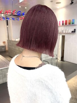 マジコ 原宿(Magico) 外ハネボブ/ピンクベージュカラー/ブリーチ/ダブルカラー/原宿