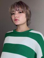 シエスタ(SIESTA)&nbsp;ハイライト　シルバーグレージュ　顔周りレイヤー　ウルフカット