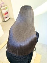 モモ(momo) レイヤーカットミディ_ハッシュカットフルバング