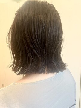 ラテ アトリエ(latte atelier) 30代40代外ハネミディアムレイヤー/メテオカラー