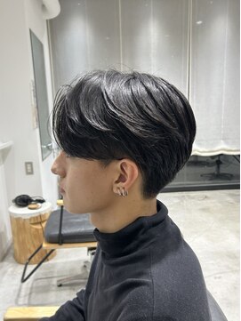 ビューバイネオリーブ 用賀店(Beau'r by neolive) ブルーブラックフェザーパーマ刈り上げセンターパート《用賀》