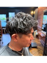 ハナテンベース(HANATEN BASE) 大人スパイラルパーマセンタースタイル