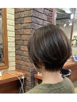 ヘアメイク フレンシア(hair make flencia)&nbsp;丸みと軽やかさのあるショートボブ【422スタイル】