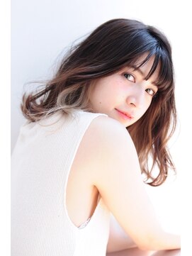 トリッカ 代官山(tricca) インナーグラデーション×ゆるミディアム《tricca代官山》