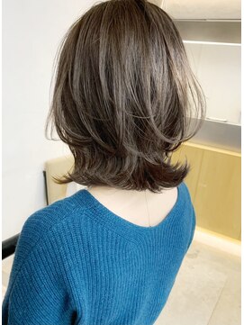 ウェイズ トウキョウ(Ways TOKYO) "ハイライトで作る【魔法のプラチナ】8トーンカラー★"艶髪。