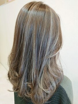 ガレリアエレガンテ 尾張旭店(GALLARIA Elegante) 大人可愛いミディアムレイヤー×ハイライト