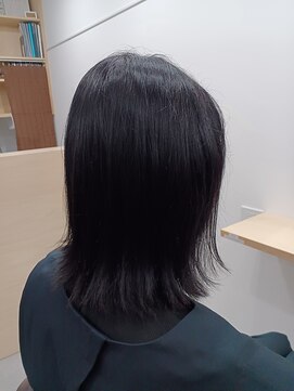 フロンティア(FRONTIER) 外ハネ肩ミディアム