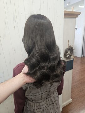 ルーシー ヘアアンドビューティー(Lucy Hair & Beauty) コテ巻き風パーマ
