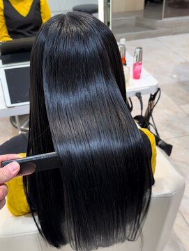 ケンジ 平塚 アネッタ(KENJE annetta) 艶髪ストレート　髪質改善カラー　髪質改善トリートメント