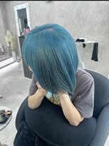 アルドーレ(Ardore)&nbsp;ターコイズブルーカラーで個性派スタイルに♪