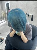 ターコイズブルーカラーで個性派スタイルに♪