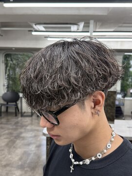 ニコ トウキョウ ロジック(nico TOKYO Logic) 波巻きパーマメンズカットマッシュスタイル