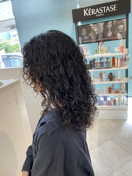 アンジュベイナハ (Ange Bay NAHA) ロング×スパイラルパーマ