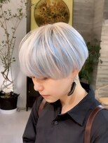 プネル(punel) ホワイト×水色 ケアブリーチ 原宿