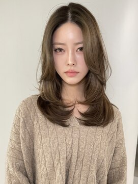 トイ(TOI) バタフライレイヤーカット/前髪かきあげ/ヘーゼルベージュ