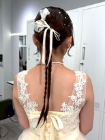 ロイオブジゼル(roi of GiseL) ヘアセット カチモリ 編みおろしツイン リボンアレンジ 結婚式