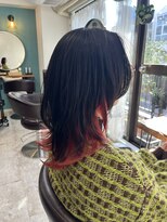 ベラ(Bella)&nbsp;【Bella 吉祥寺】インナーヴィヴィッドレッド　ミディアムウルフ