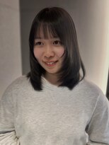 イト(iyto)&nbsp;ミディアムレイヤー×顔まわりレイヤー