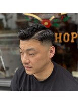 フォーコーナーズ(Four Corners)&nbsp;スキンフェードツーブロック刈り上げジェットモヒカンマンバン