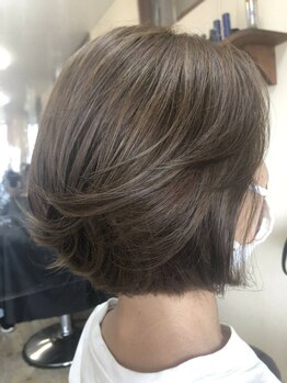 ヘアーサロン 創の写真/透明感あふれる高明度グレイヘアカラーで時短も話題の髪質改善も◎各種取り揃え！