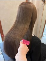 イルウィ(irwi)&nbsp;【アッシュベージュ×髪質改善ストレート】