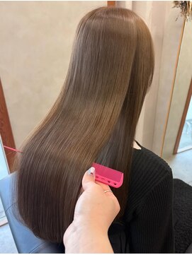 イルウィ(irwi) 【アッシュベージュ×髪質改善ストレート】