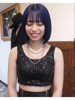 グッドフェローズ キタホリエ(GoodFellas kitahorie) ネイビーブルー透明感ミニボブレイヤーハイトーンブリーチ艶感