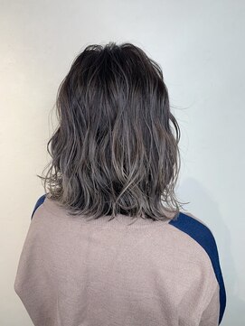 アンダーバーホワイト 天神店(_WHITE) グレーハイライト