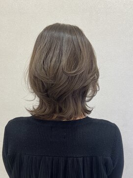 ウイバイファースト(u'i by first) ≪ハンサムミディアムウルフボブ≫アッシュグレージュ