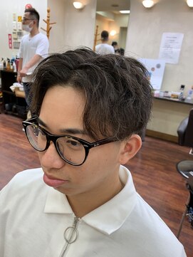 メンズ美容室 タカミ 前下がり センターパート ソフトツイスト