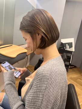 シカ 神戸三宮元町店(Cica) ミニボブ ボブ 内巻き 髪質改善 ベージュ 三宮 元町