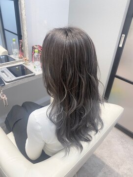 ナンバー アリア 三軒茶屋(N° aria) 《三軒茶屋 Aria》グラデーションカラー×グレージュ