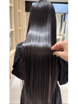 アム 表参道(am) 小顔薄めバンググレージュレイヤーロング前髪パーマ黒髪