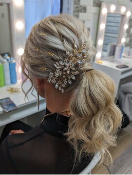 ミザリー(MISERY) ポニーテール