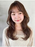 斜めバングくびれヘアナチュラルカール前髪こなれヘア美髪