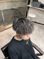 イーラ(era) メンズパーマホワイトメッシュ縦落ちツイスパマッシュ