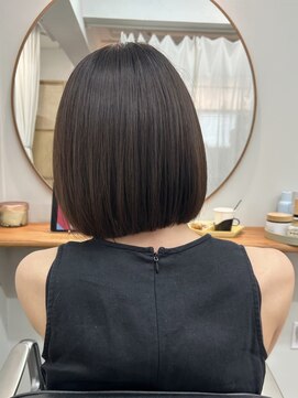 エニエンメイクス 立川(ENIEN MAKE'S) 切りっぱなしボブ/ベージュカラー/赤みなしカラー