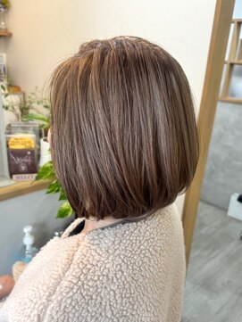 ロッカヘアエジェ(ROCCA hair eje.) グランマッシュツヤ感ナチュラルベージュボブ