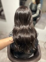 シー(SEA)&nbsp;透明感たっぷりダークグレージュカラー♪