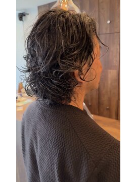 トルヴェ(Toruve) ◇40歳以上に人気！ロングヘア　メンズパーマで色気を演出！