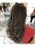グレーアッシュベージュ