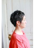 黒髪ベリーショート