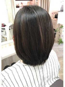 リュクス(Luxe) 肩上のミディアムボブ