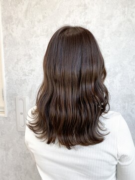 デミヘアー(Demi hair) 波ウェーブ×ラテベージュ